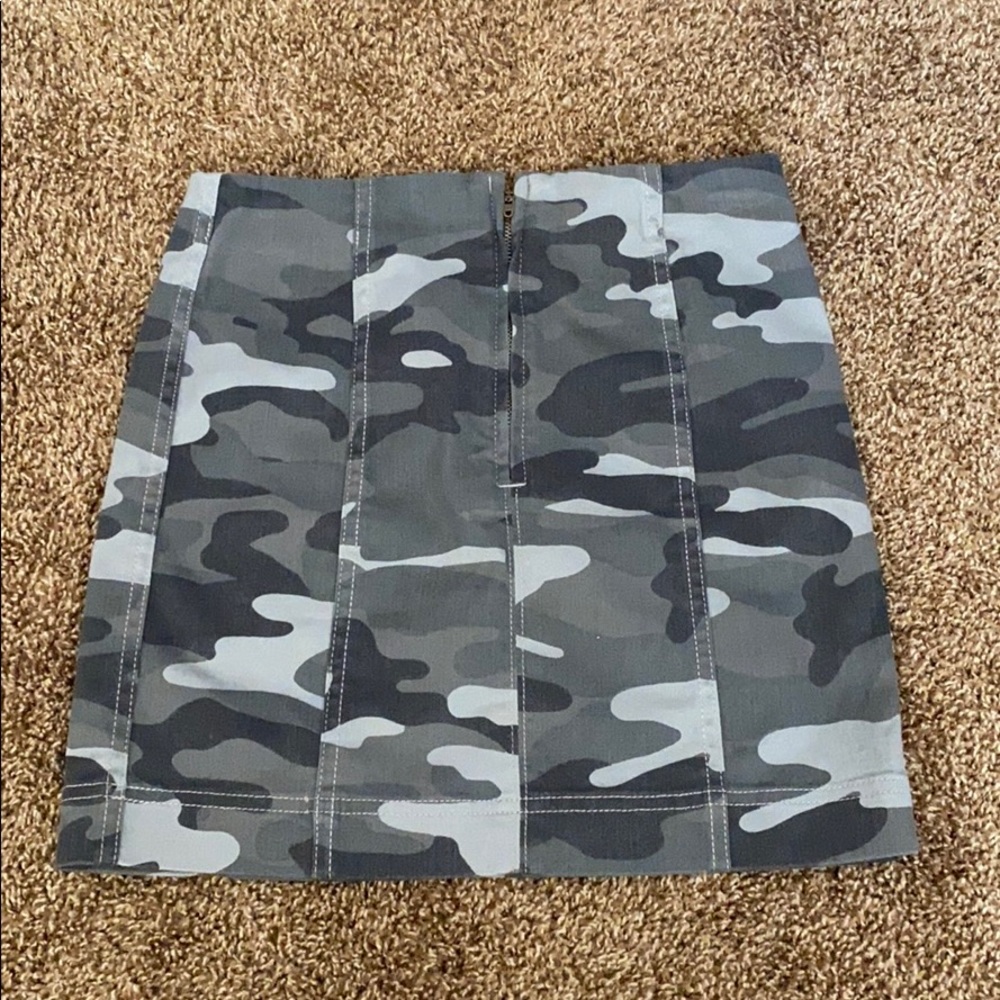 Camo mini skirt